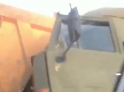 Фатальная встреча двух КамАЗов на трассе под Ростовом попала на видео
