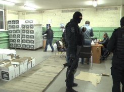 Спекулянты из Ростова вывели полицию на склад, забитый алкоголем 