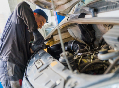 В Ростове готовы платить от 40 тысяч рублей автомеханикам и мотористам