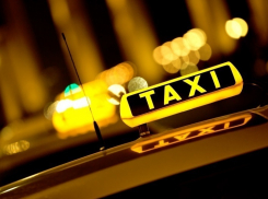 В Ростове мошенница попыталась обмануть молодого таксиста