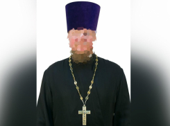 Домогавшегося падчериц священника из Азова отправили в колонию на 7 лет