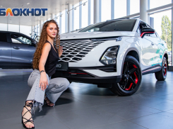 «Главное — чтобы не упирались колени»: изящная фотосессия Виктории Черноволовой в конкурсе «Мисс Блокнот Ростов-2024»