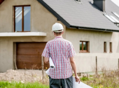 Высшее образование или умелые ручки: сколько зарабатывает строитель в Ростове