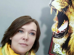 Неподражаемую Елену Романову поздравляют с днем рождения друзья и коллеги