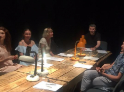 Над постановкой  «Месяц в деревне» работают актеры ростовского Молодежного театра 