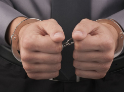 Директора департамента строительства Волгодонска подозревают в получении взятки в особо крупном размере