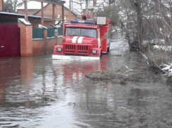 Резкое потепление и сильный ветер угрожают ростовчанам потопом и разрушениями