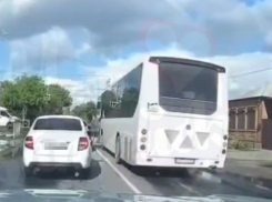 В Батайске водитель легковушки напал с перцовым баллончиком на водителя автобуса