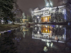 Зарплаты ростовских чиновников выросли за прошлый год на 6%