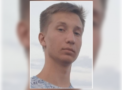 В Ростове две недели ищут 19-летнего парня с татуировкой на шее