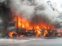 На трассе в Ростовской области сгорел «МАН»