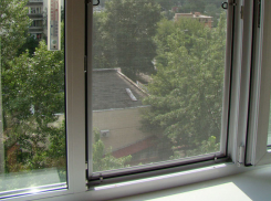 80-летняя старушка умерла, выпав из окна пятого этажа в центре Ростова 