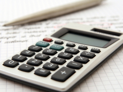 Почти миллион рублей задолжала ростовская фирма своим работникам