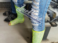 Антитренд ростовской моды показала влюбленная пара в маршрутке  