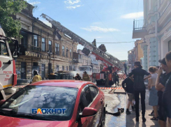 В центре Ростова горит доходный дом Ботвинникова