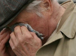 Избившие пенсионера молодые ростовчане забрали у него последние деньги