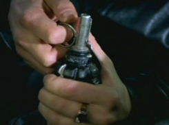 Жильцов многоэтажки под Ростовом экстренно эвакуировали из-за буйного соседа с гранатой