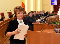 За восемь лет доходы министра финансов Ростовской области выросли почти в два раза