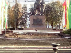 Ростовчане вспомнили недобрым словом отгородившееся от людей правительство