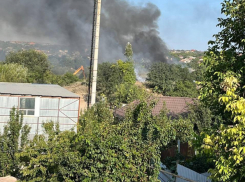 В Ростове потушили пожар на заброшенной свалке