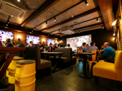 Спортивные матчи и любимые кинофильмы на большом экране и отменная еда заждались ростовчан в городском кафе-баре