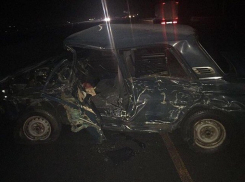 Свидетелей тройного ДТП с погибшей женщиной-водителем ищут в Ростовской области