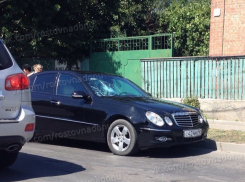 В Ростове водитель «Мерседеса» сбил женщину, перебегавшую дорогу