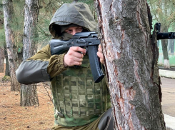 Предприятия Ростовской области начали выпускать бронежилеты и обувь для участников СВО