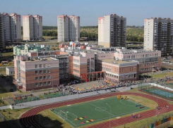 Власти Ростова решили добавить школам этажности