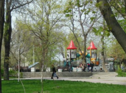 Комсомольский сквер в Ростове попросили потесниться из-за строительства нового кафе 