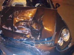 Лихач на «Порше» проскочил на красный и устроил мясорубку на перекрестке в Ростовской области