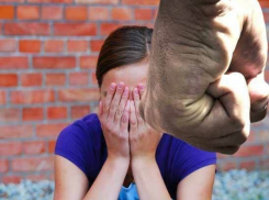 47-летний педофил жестоко изнасиловал двух школьниц в Ростовской области