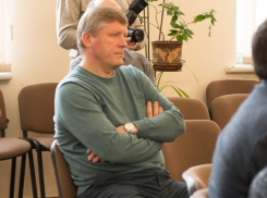 Таганрогский депутат выписывал себе и своим подчиненным незаконные премии