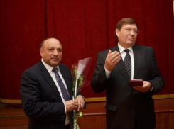 Один из фигурантов по делу главы Аксайского района подался в бега