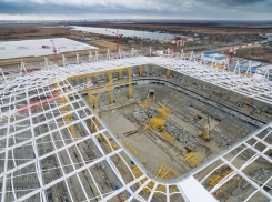 На «Ростов-Арене» каркас начали накрывать полимерной кровлей