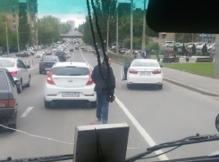 ДТП с двумя иномарками спровоцировало большую пробку в центре Ростова