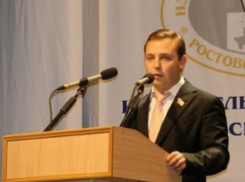 Единая Россия «подарила» освободившийся депутатский мандат в Заксобрании Виталию Мажаре