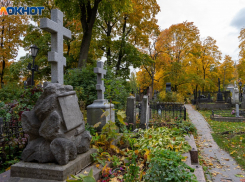 В Шахтах участок кладбища решили срочно расчистить под воинские захоронения