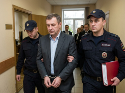 Бывшего военкома Ростова-на-Дону осудили за взятки и за помощь в уклонении от службы