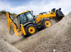 Губернаторский экскаватор наведет порядок на границе Ростовской области и Украины