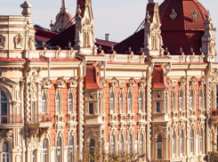 Ростов и Краснодар обошли почти всю Россию по квартирам с дворцовыми интерьерами