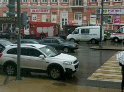 В Центре Ростова сотрудников «Магнит» эвакуировали из-за бесхозной сумки