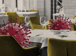 Ростовские власти не хотят снимать ковидные ограничения для кафе и ресторанов