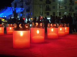 В Ростове организовали мемориал в память о жертвах нападения на школу в Ижевске 26 сентября