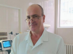 Поздравляем с днем рождения завотделением реанимации БСМП-2 Эдуарда Маркаряна