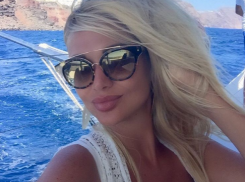 Отдых Виктории Лопыревой в Греции отметился переломом ребра и пикантной фотосессией