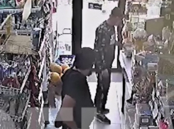 В Ростовской области ищут похитителей ящика с пожертвованиями для бойцов СВО