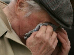 Рецидивист с ножом напал на пенсионера в Ростовской области