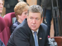 Умерший ростовский сенатор продолжал «трудиться» и после смерти