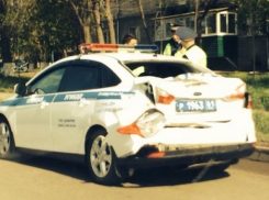 В Ростове фура Scania въехала в патрульный автомобиль ДПС